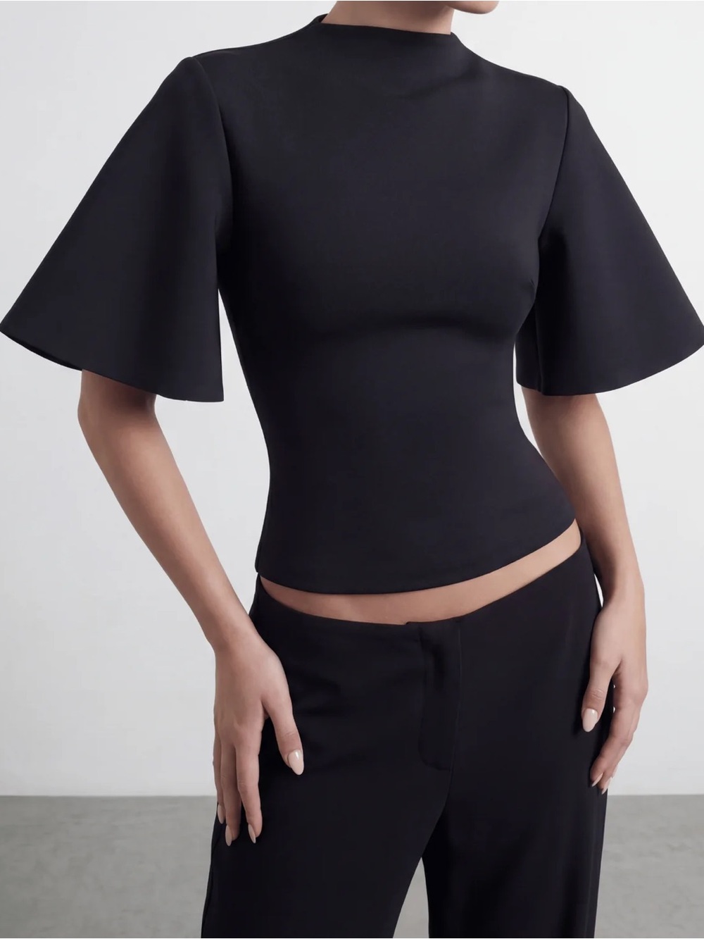 Heiress The Sculpt Tee Short Sleeve Black Top  small NEW WITH TAGS
